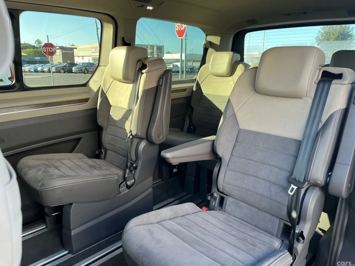 Volkswagen Multivan MPV, Petrol Plug-in Hybrid, 2025, Black