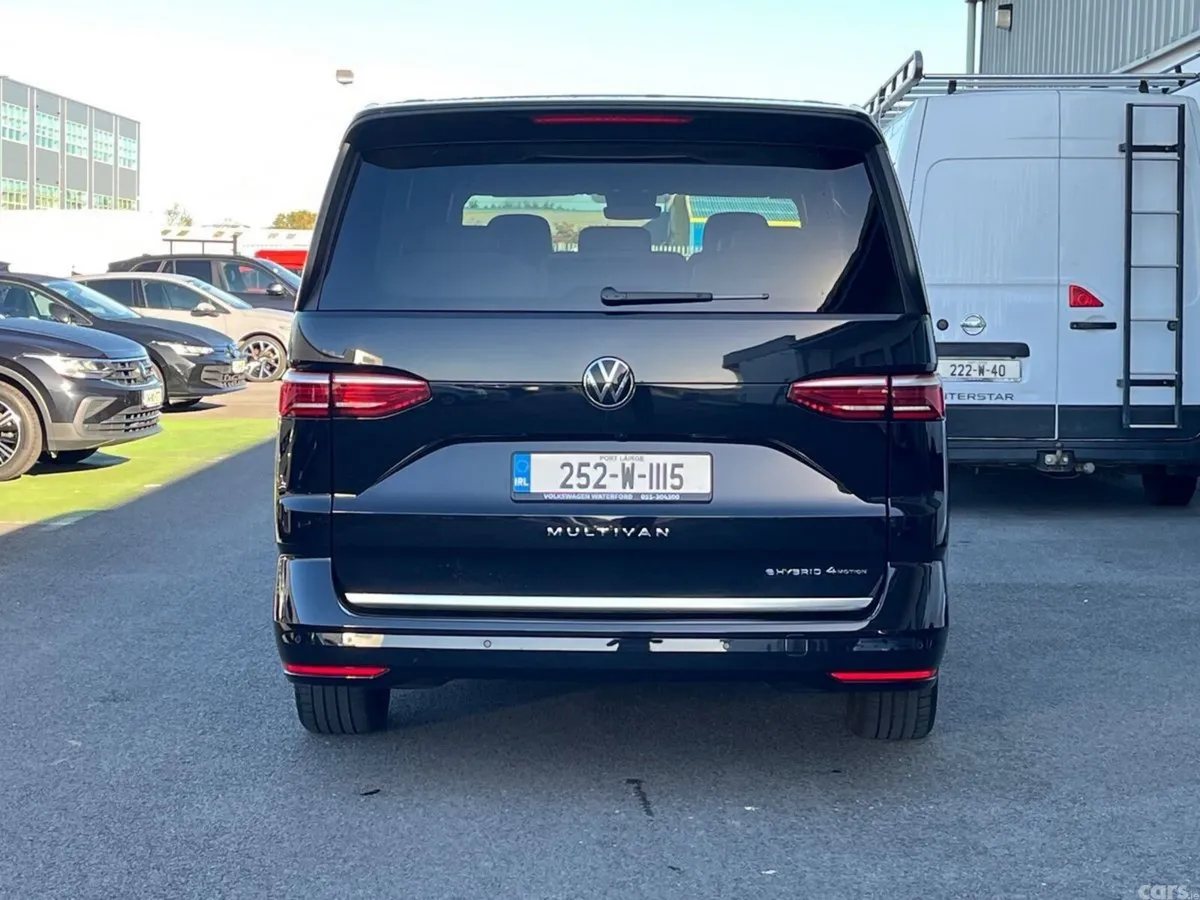 Volkswagen Multivan MPV, Petrol Plug-in Hybrid, 2025, Black