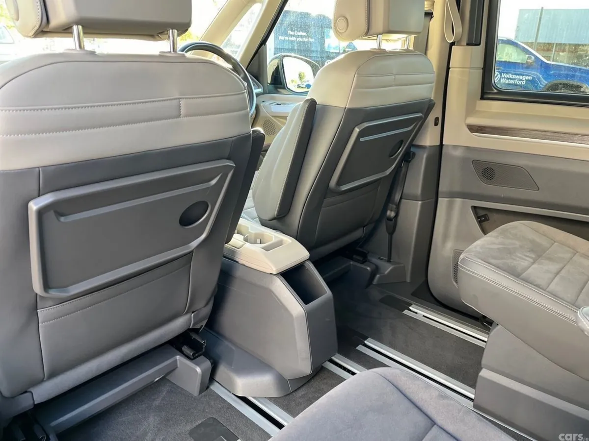 Volkswagen Multivan MPV, Petrol Plug-in Hybrid, 2025, Black