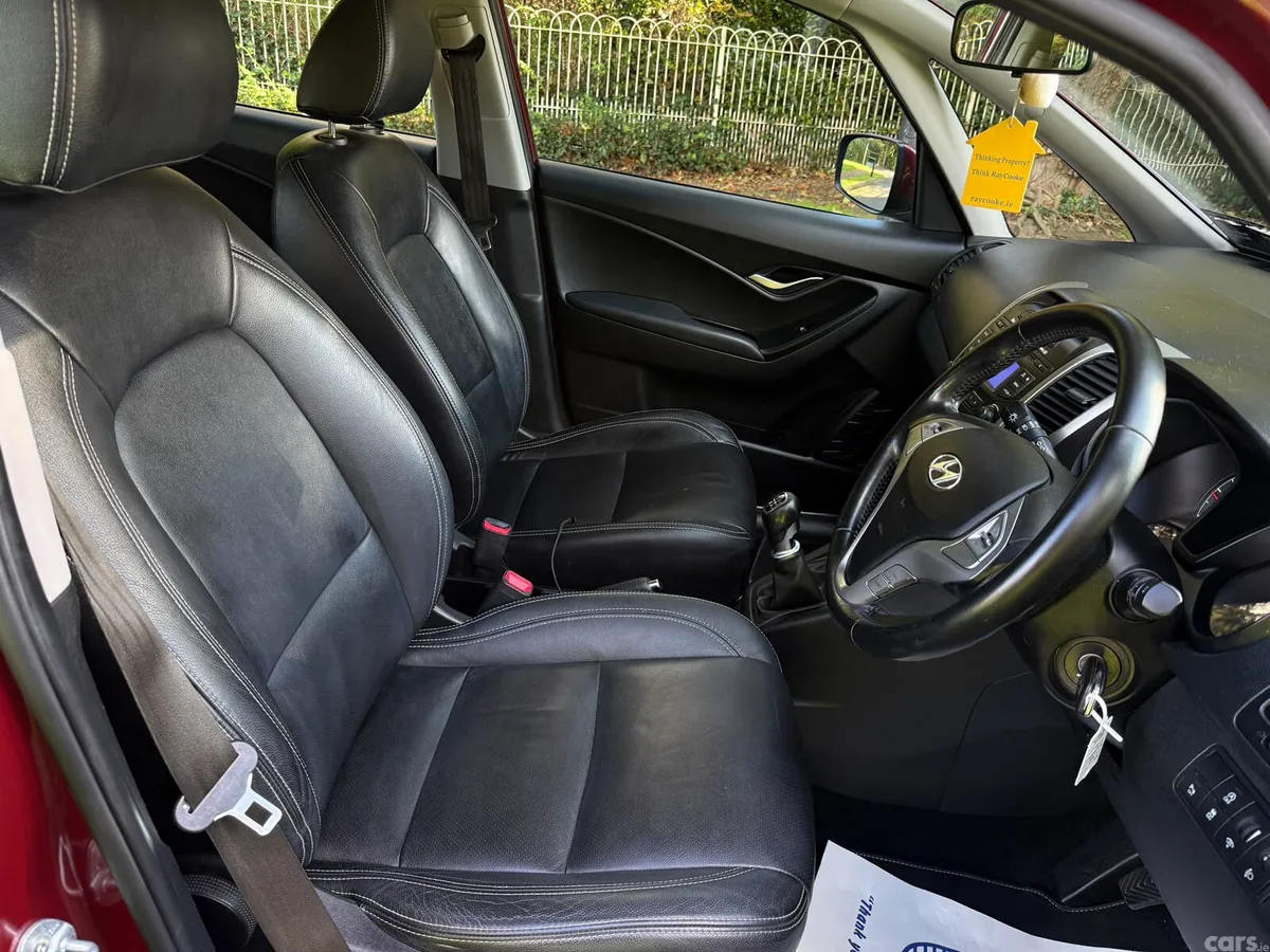 Hyundai ix20 MPV, Diesel, 2016, Red