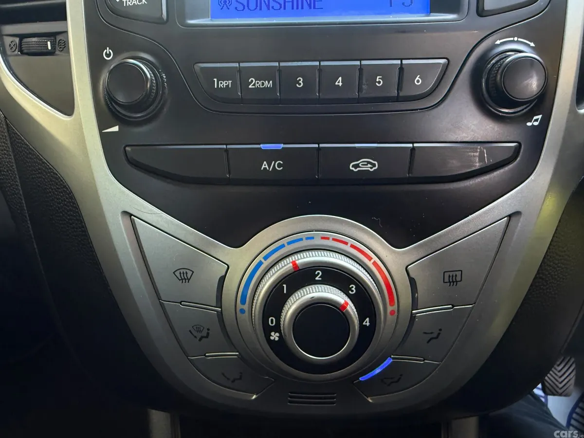 Hyundai ix20 MPV, Diesel, 2016, Red