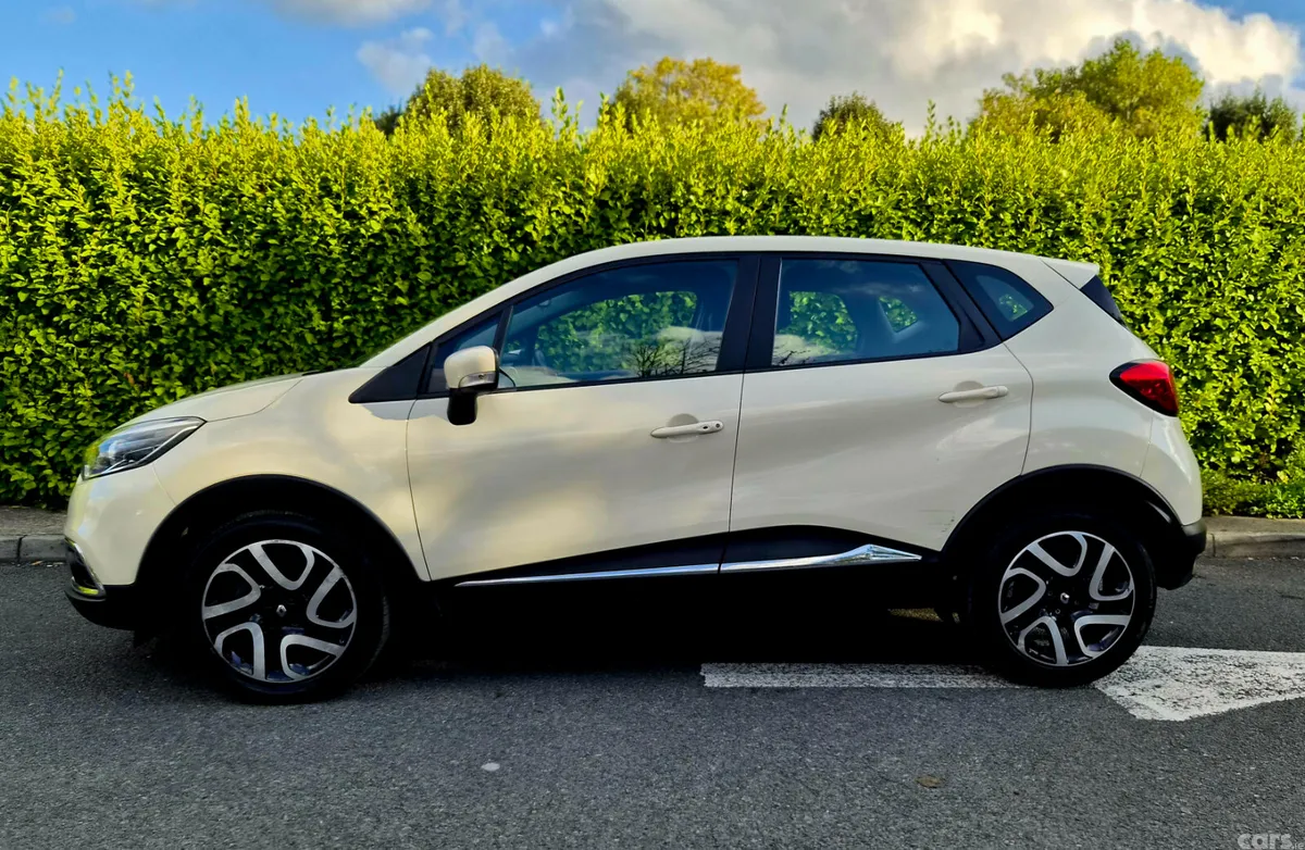 Renault Captur Hatchback, Diesel, 2015, Yellow