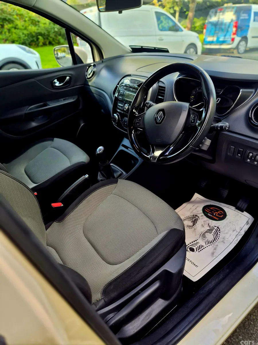 Renault Captur Hatchback, Diesel, 2015, Yellow