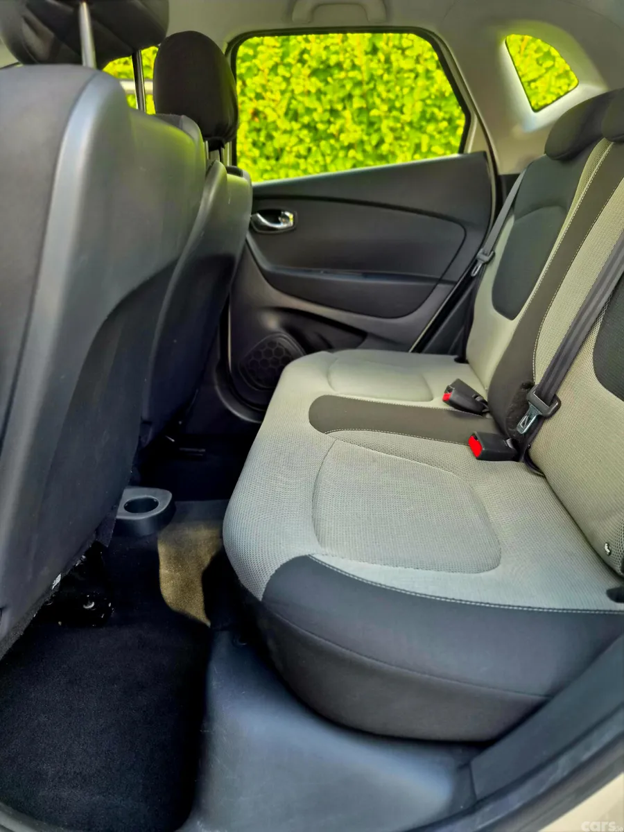 Renault Captur Hatchback, Diesel, 2015, Yellow
