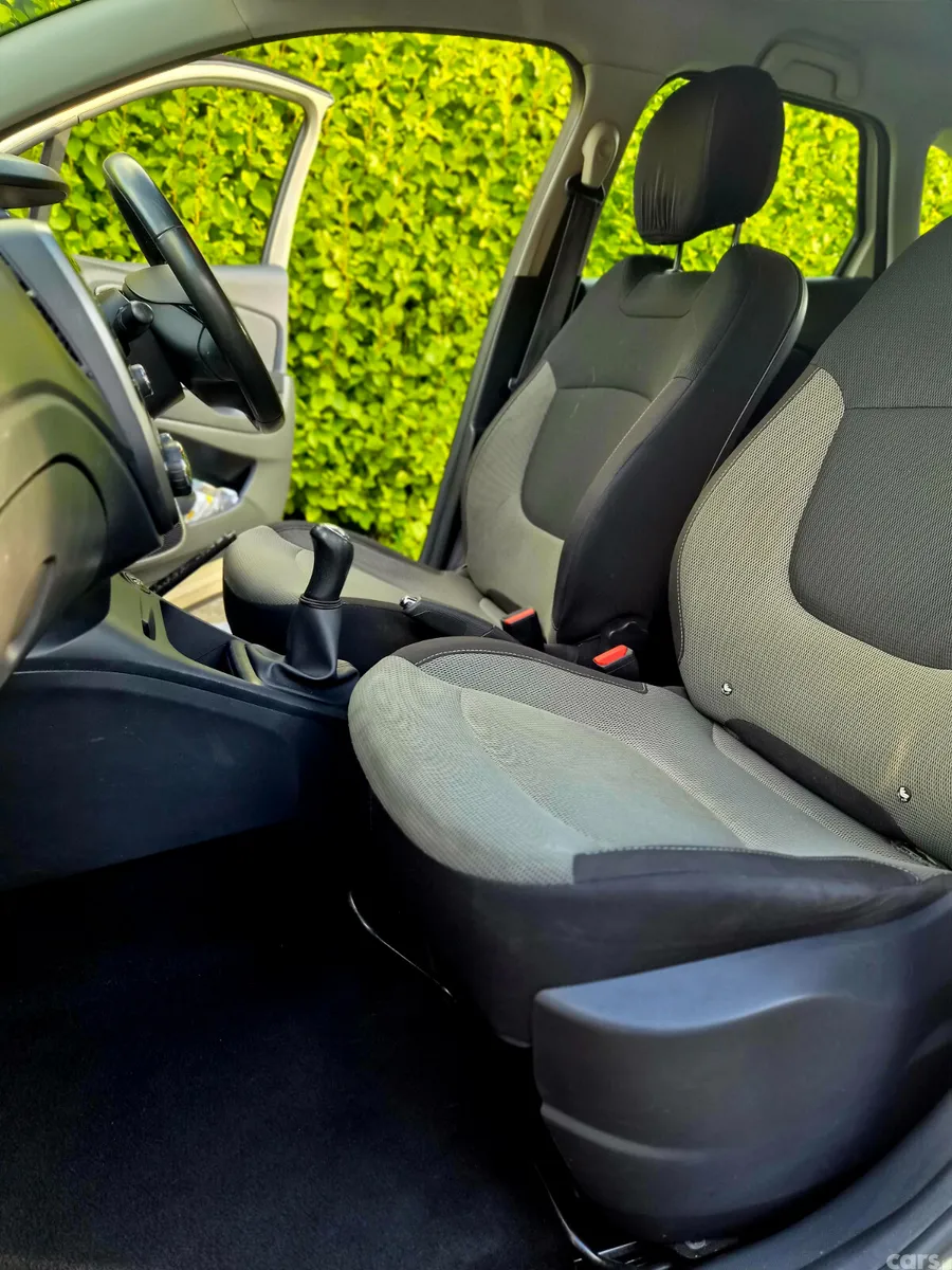 Renault Captur Hatchback, Diesel, 2015, Yellow