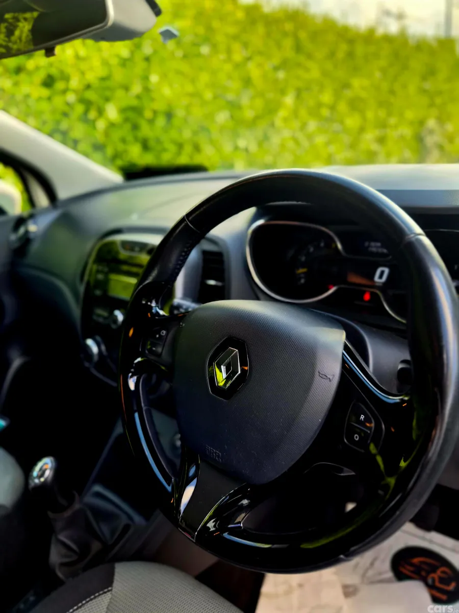 Renault Captur Hatchback, Diesel, 2015, Yellow