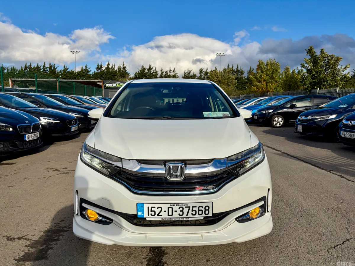Honda Shuttle MPV, Petrol Hybrid, 2015, White