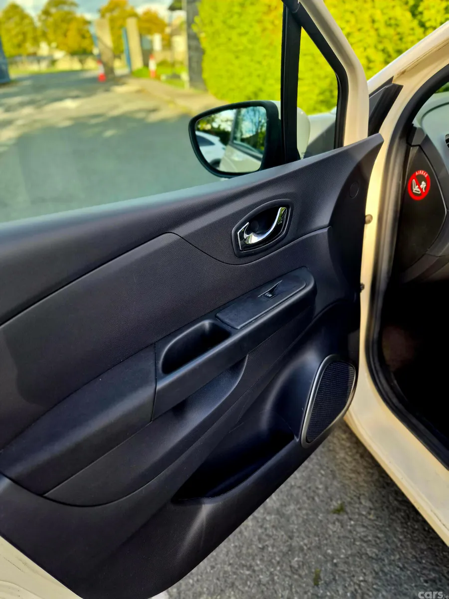 Renault Captur Hatchback, Diesel, 2015, Yellow