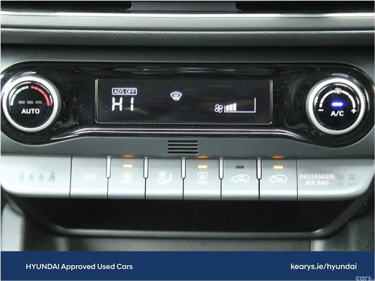 Hyundai KONA MPV, Petrol, 2022, Red