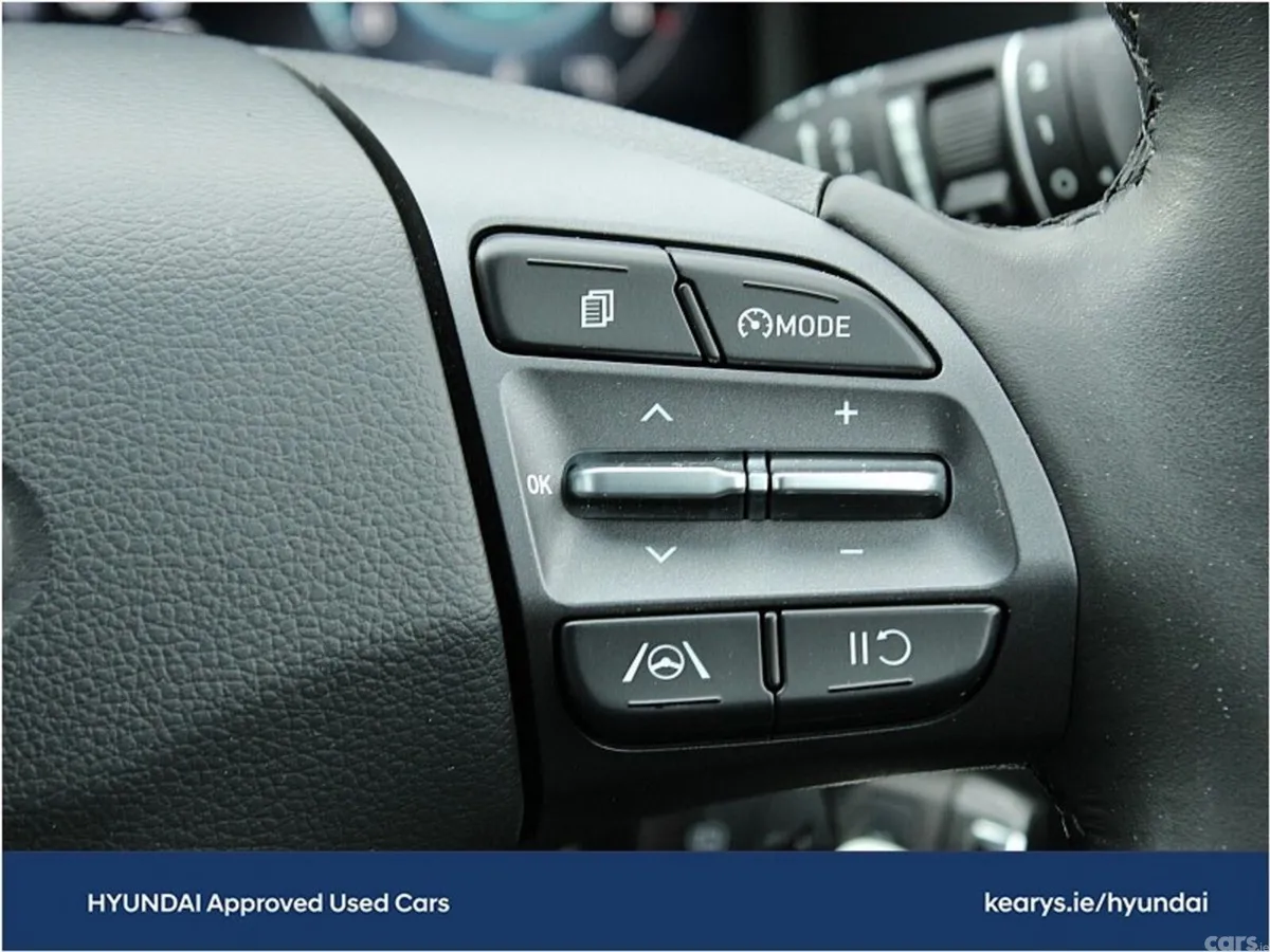 Hyundai KONA MPV, Petrol, 2022, Red