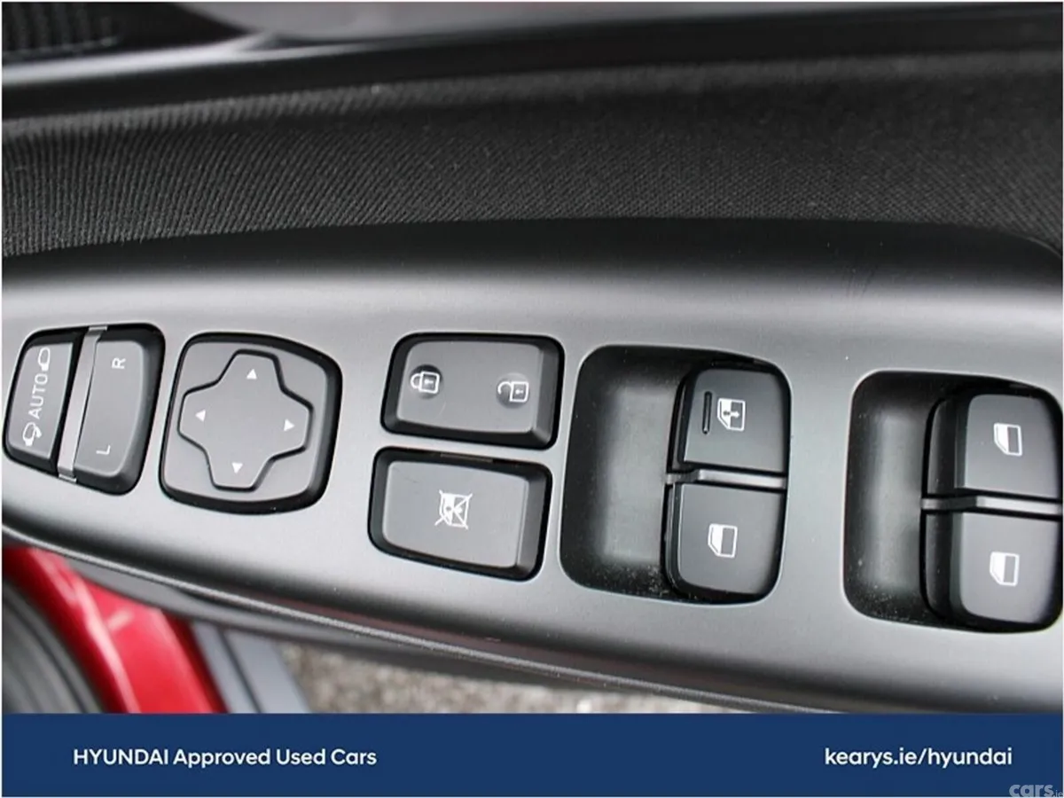 Hyundai KONA MPV, Petrol, 2022, Red