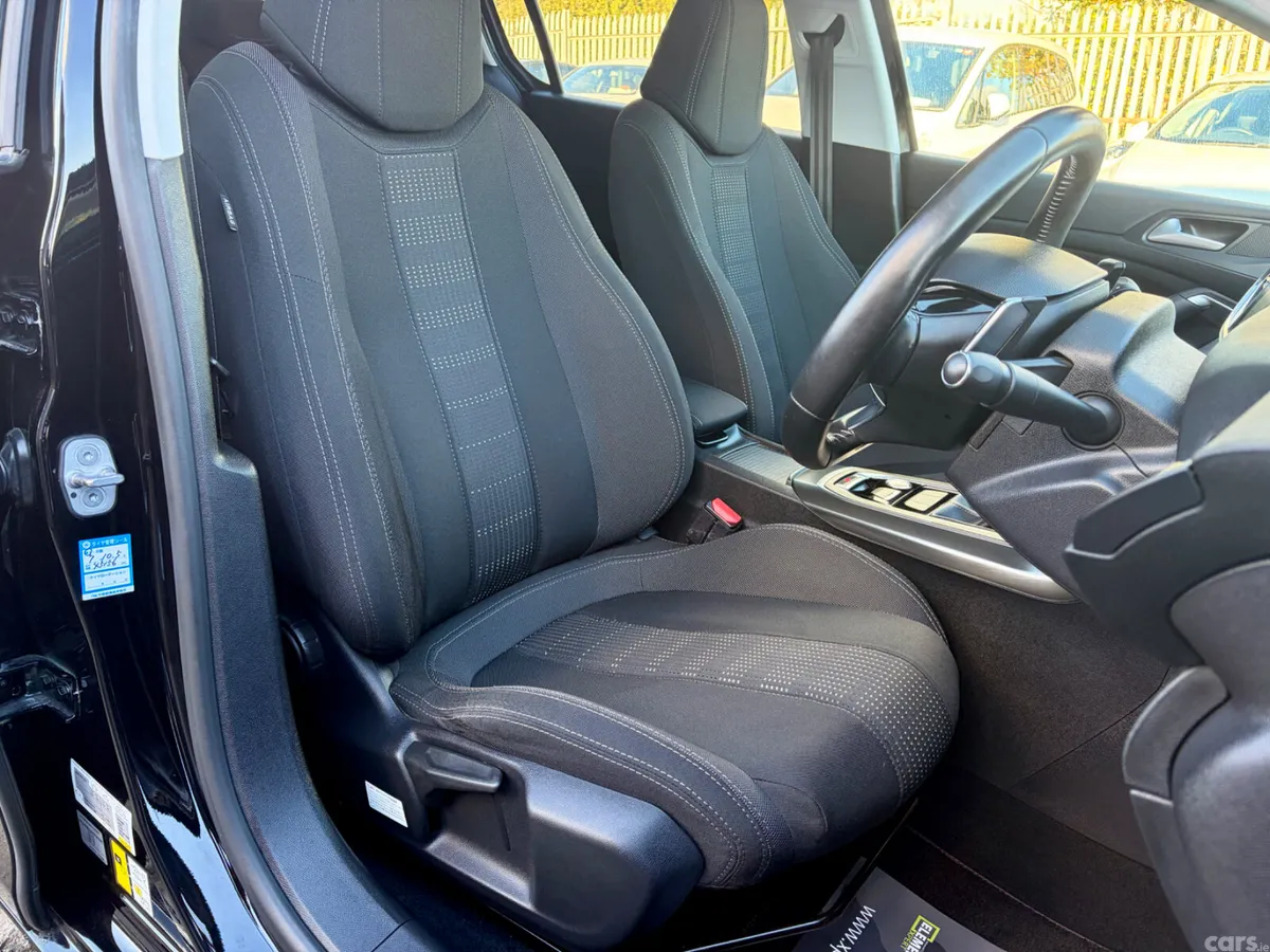 Peugeot 308 Hatchback, Petrol, 2016, Black