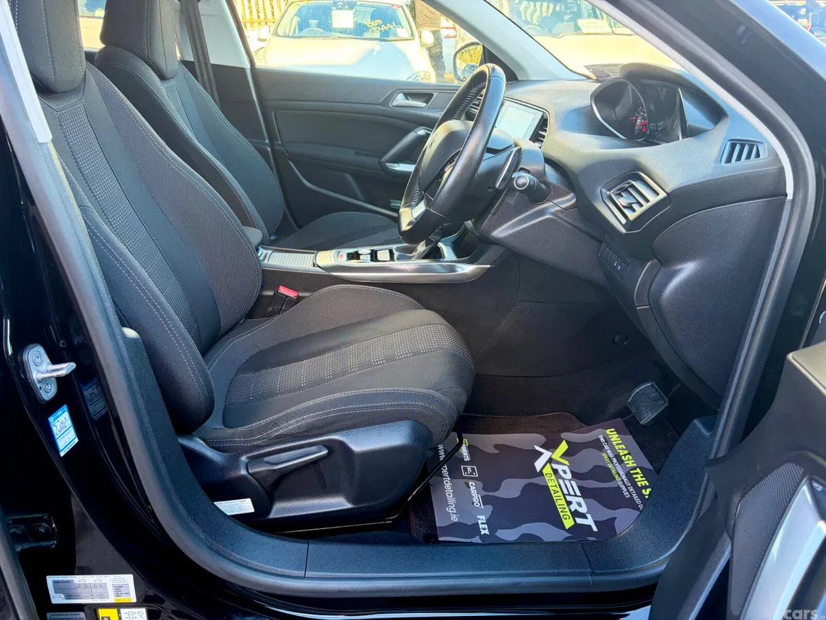 Peugeot 308 Hatchback, Petrol, 2016, Black