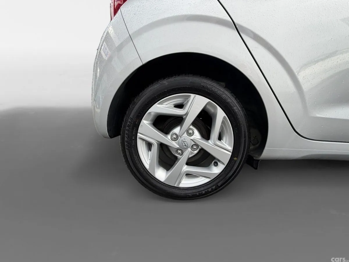 Hyundai i10 Hatchback, Petrol, 2022, Grey