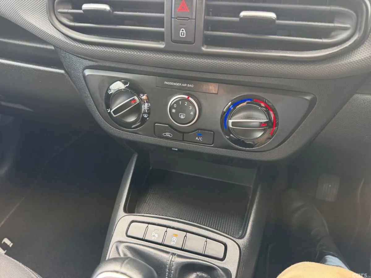 Hyundai i10 Hatchback, Petrol, 2022, Grey