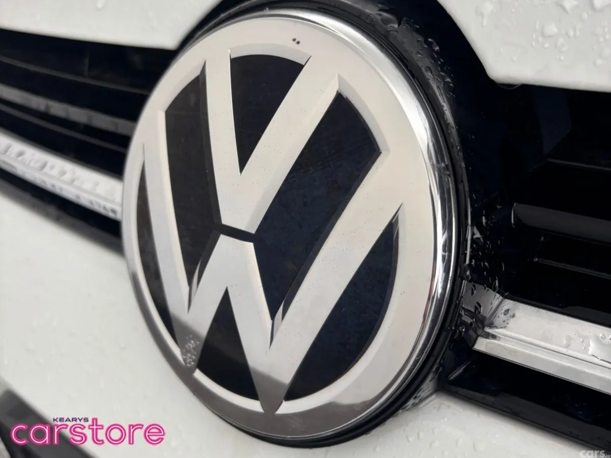 Volkswagen Golf Hatchback, Petrol, 2018, White