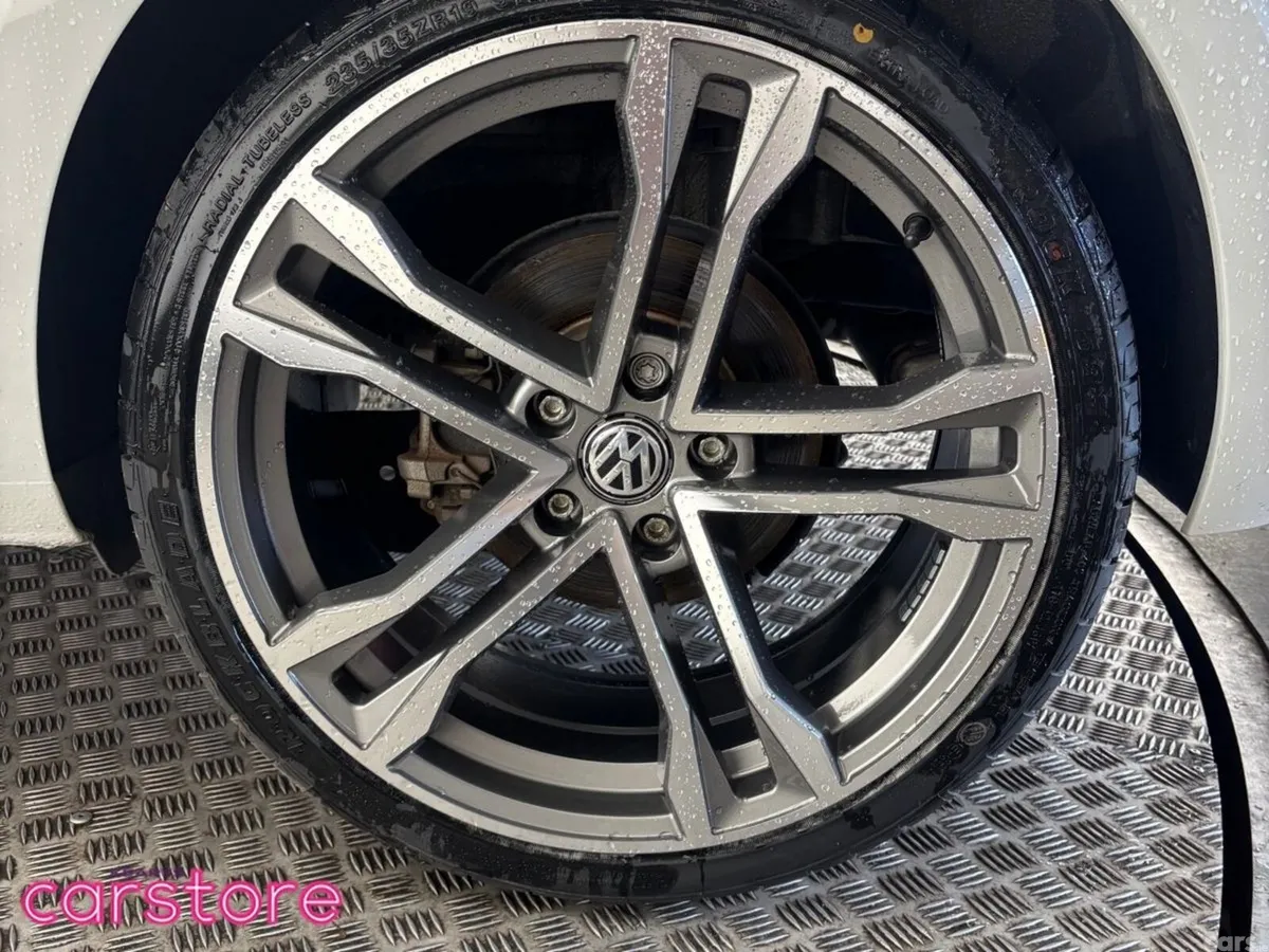 Volkswagen Golf Hatchback, Petrol, 2018, White