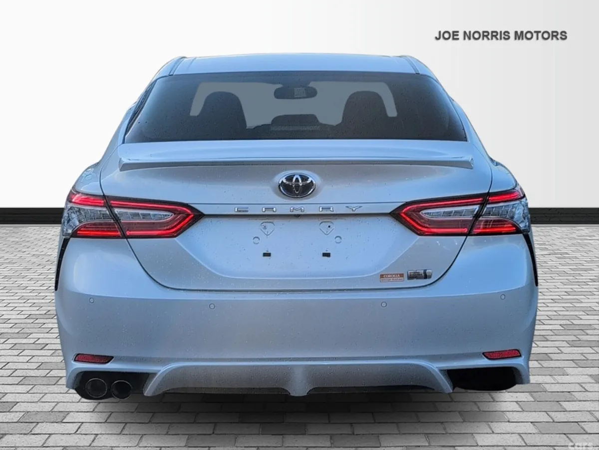 Toyota Camry Saloon, Petrol Hybrid, 2019, White