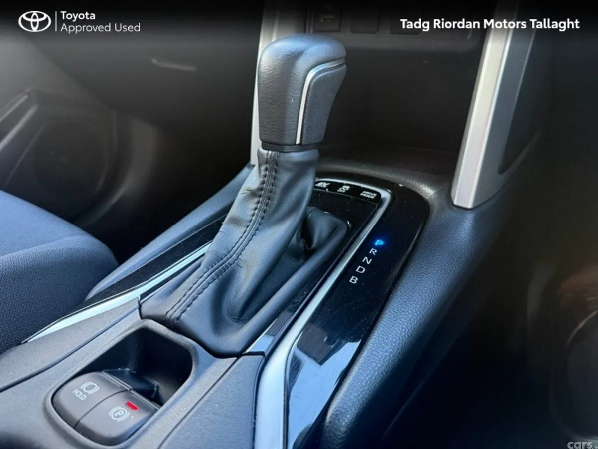 Toyota Corolla Cross Hatchback, Petrol Hybrid, 2024, White