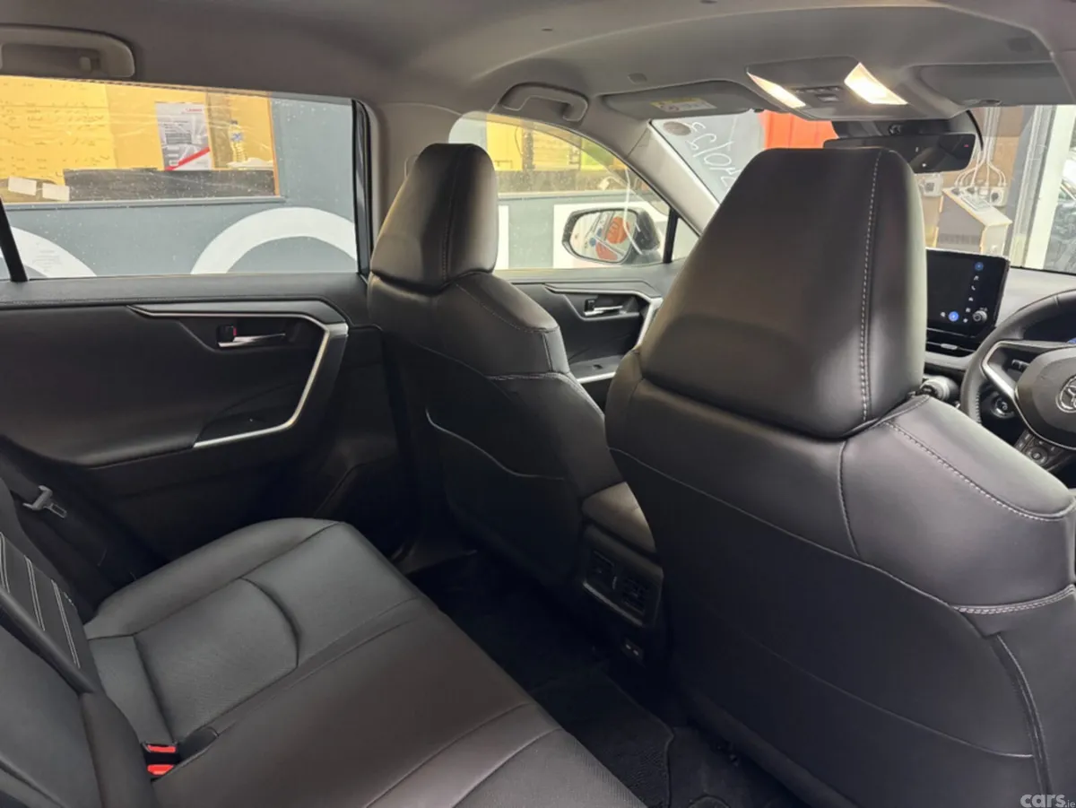 Toyota RAV4 SUV, Petrol Hybrid, 2023, Grey