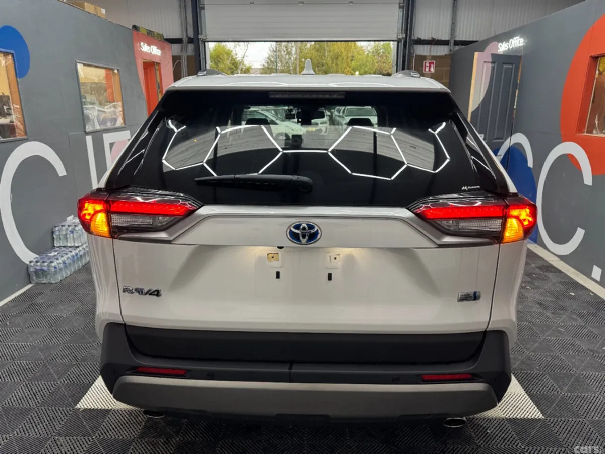 Toyota RAV4 SUV, Petrol Hybrid, 2024, White