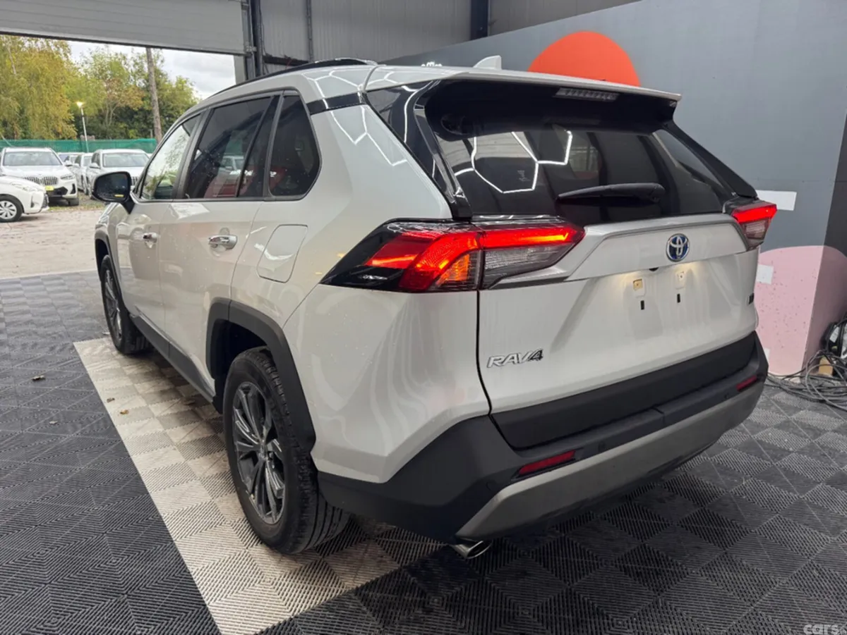 Toyota RAV4 SUV, Petrol Hybrid, 2024, White