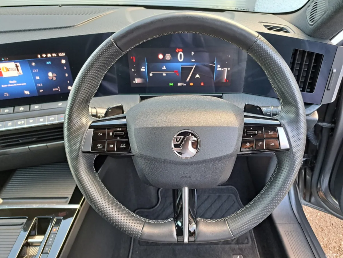 Opel Astra Hatchback, Diesel, 2023, Grey