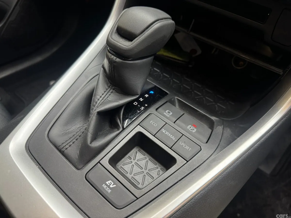 Toyota RAV4 SUV, Petrol Hybrid, 2023, White