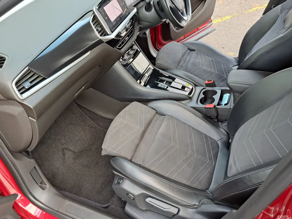 Opel Grandland Hatchback, Diesel, 2023, Red