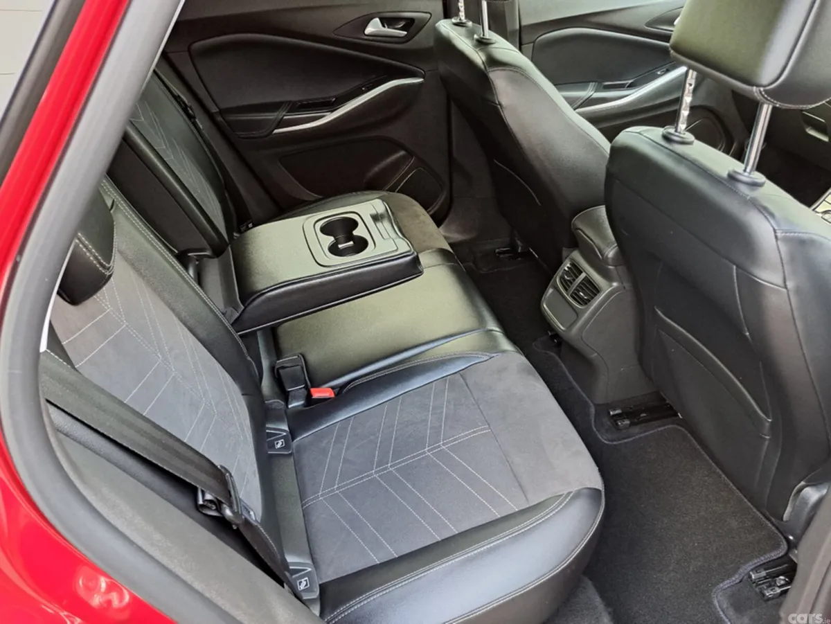 Opel Grandland Hatchback, Diesel, 2023, Red