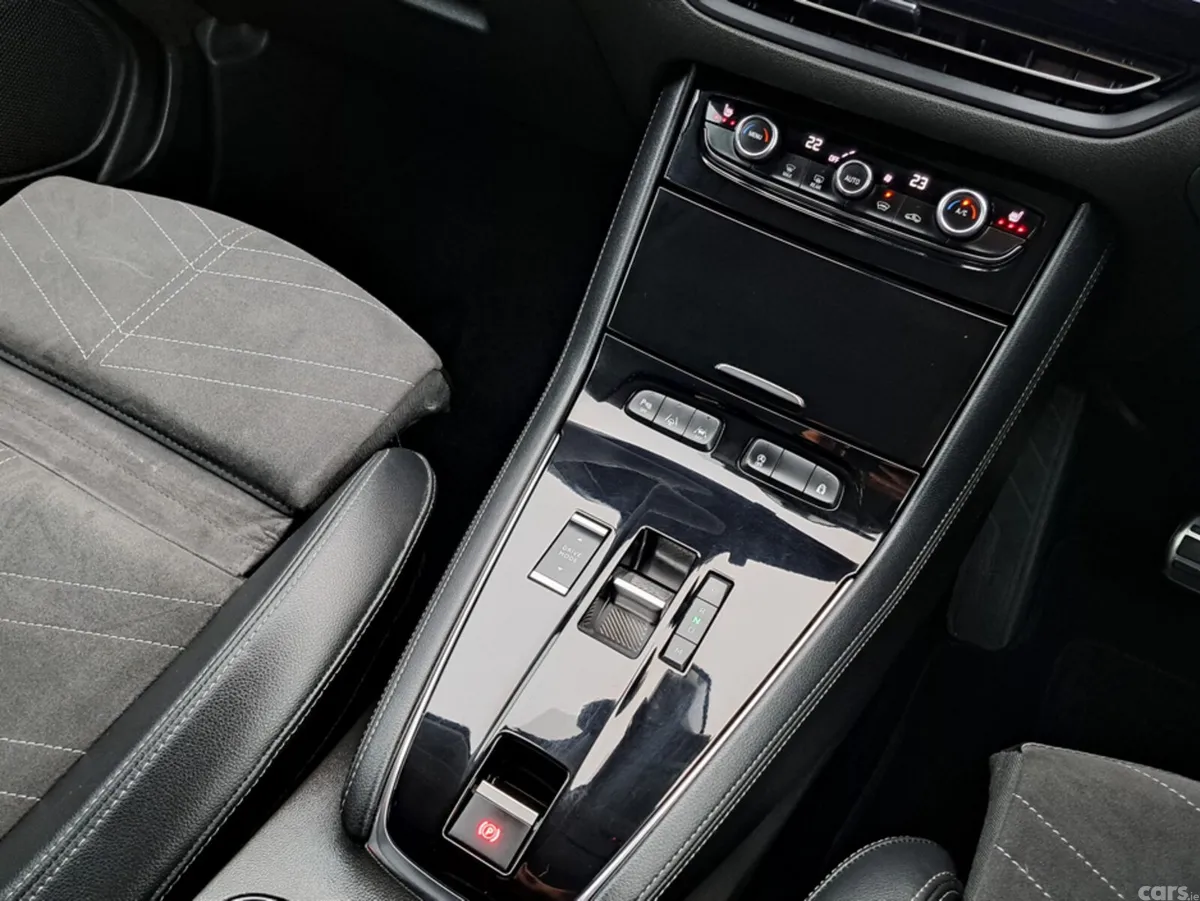 Opel Grandland Hatchback, Diesel, 2023, Red