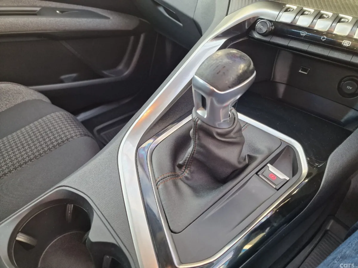 Peugeot 3008 Hatchback, Diesel, 2018, Black