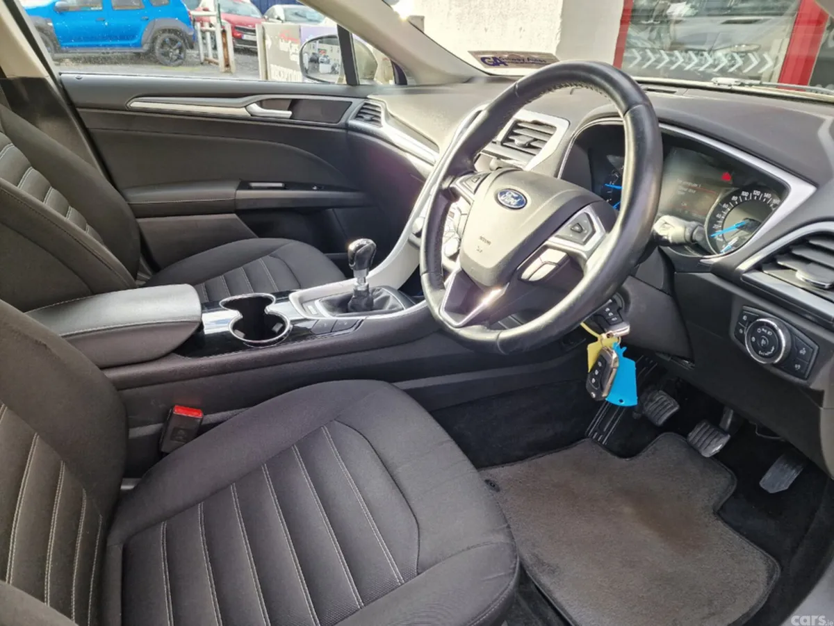 Ford Mondeo Hatchback, Diesel, 2015, Silver