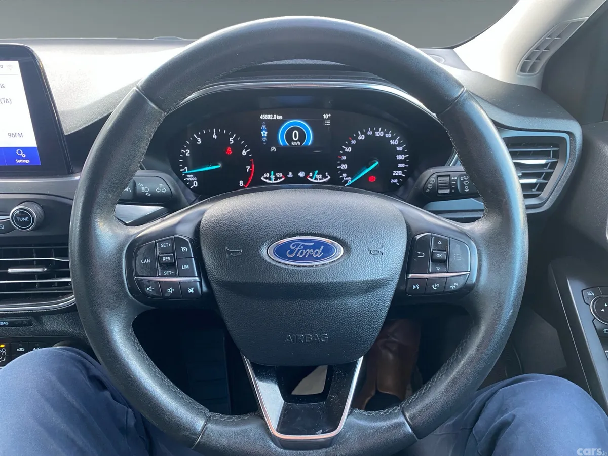 Ford Focus Hatchback, Petrol, 2021, Red
