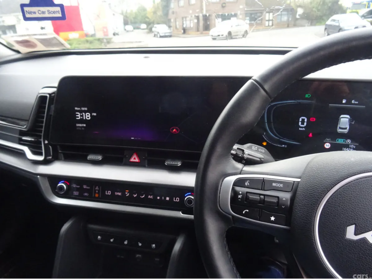 Kia Sportage MPV, Diesel, 2024, Red