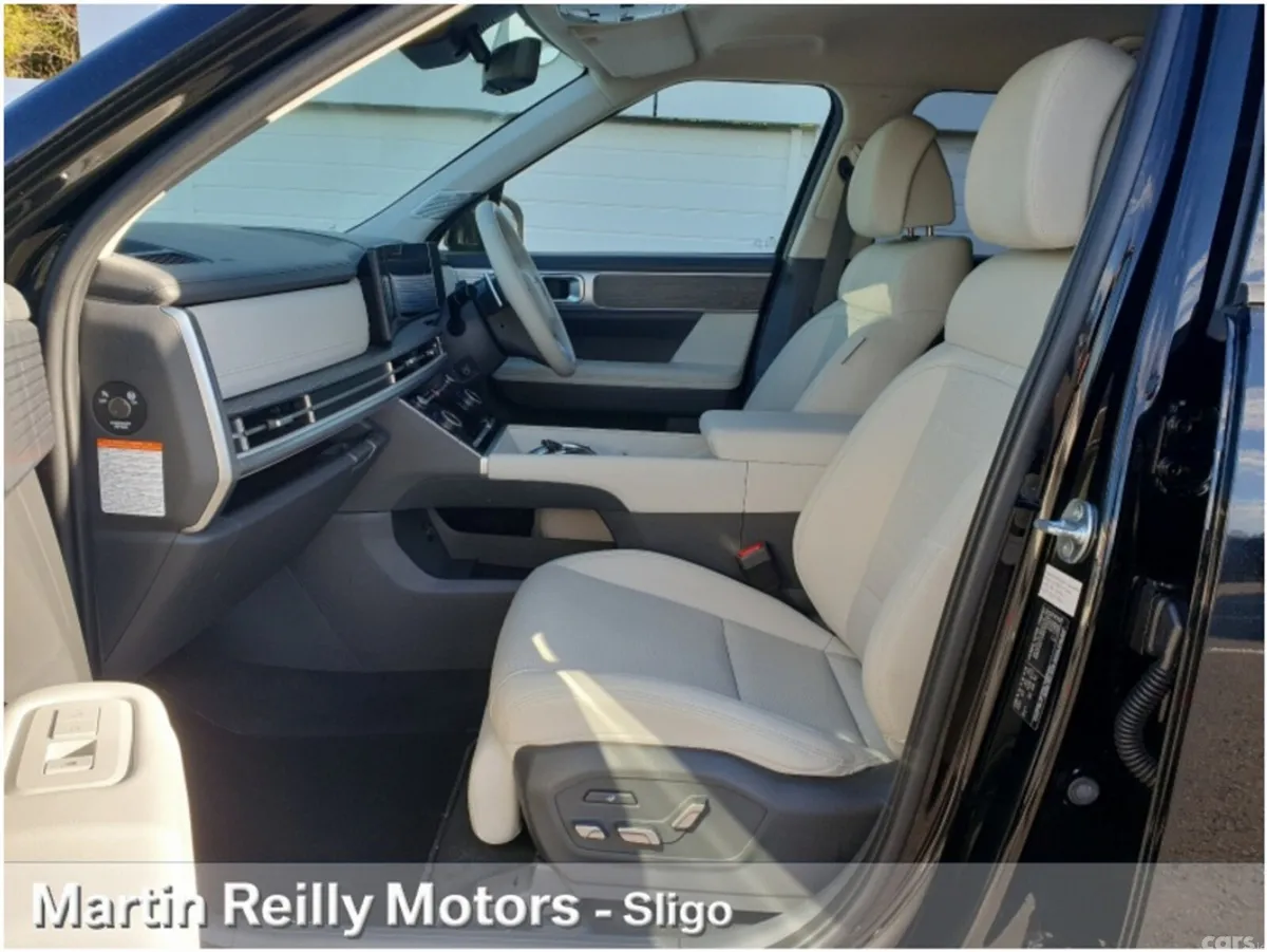 Hyundai Santa Fe SUV, Petrol Plug-in Hybrid, 2024, Black