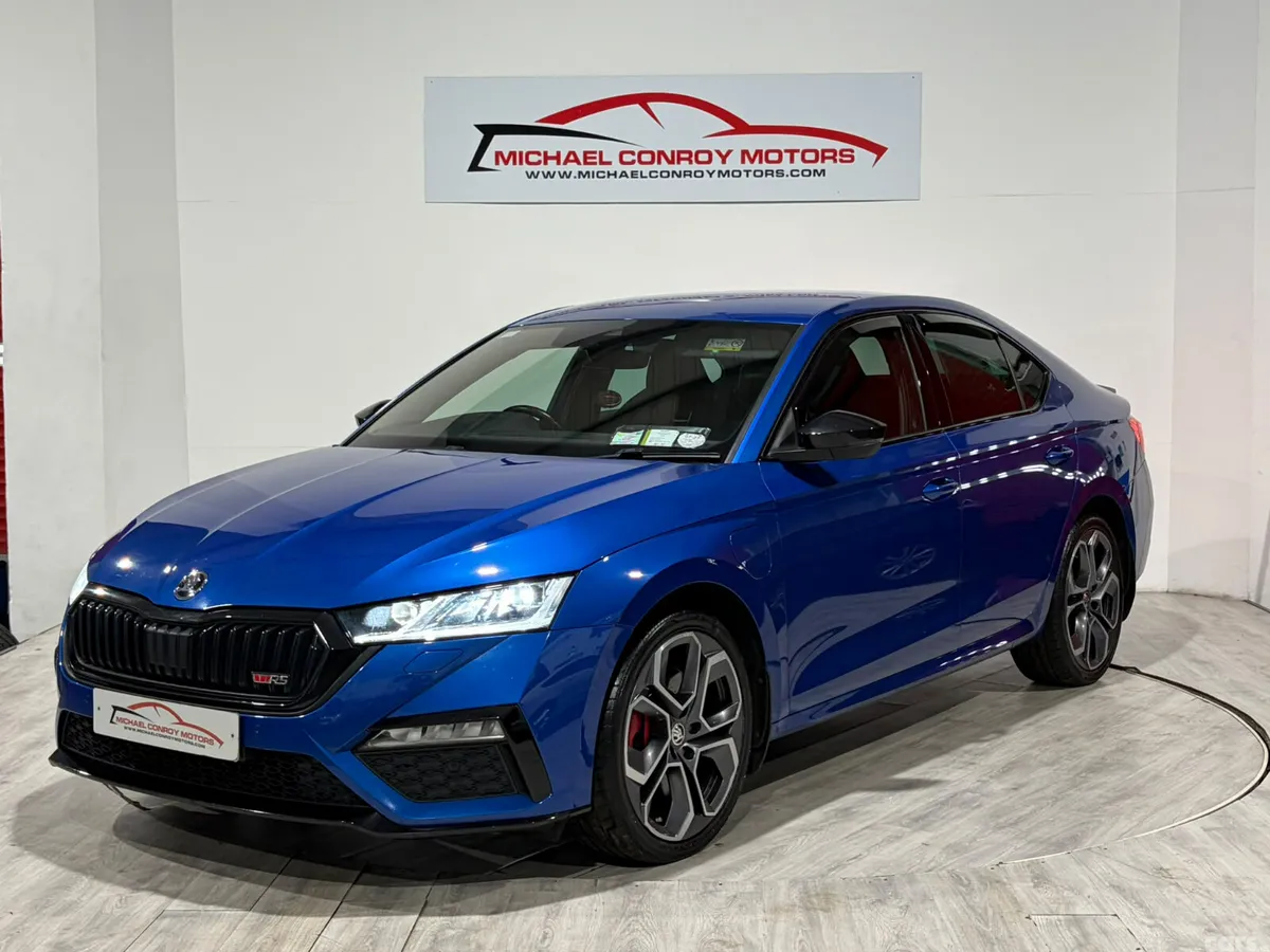 Skoda Octavia Hatchback, Petrol Plug-in Hybrid, 2021, Blue