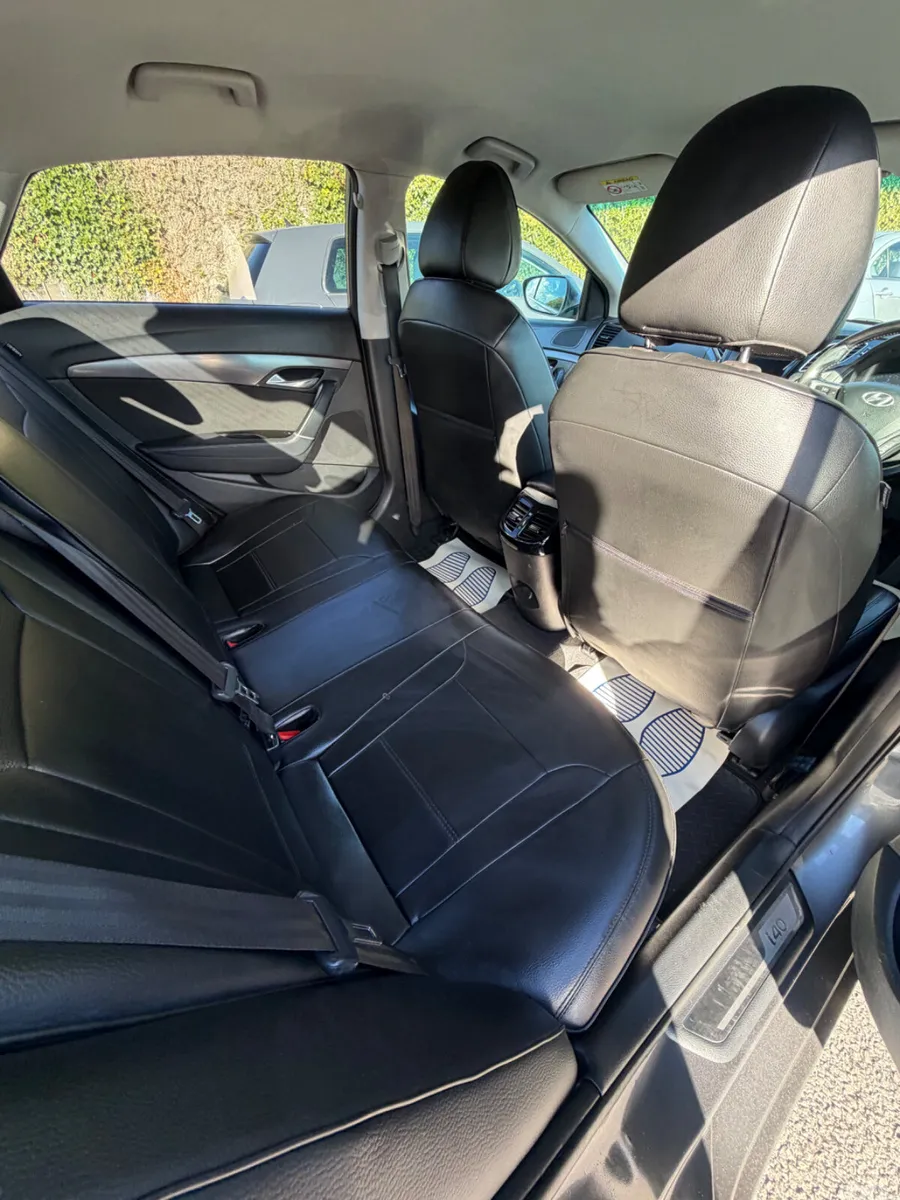 Hyundai i40 Saloon, Diesel, 2014, Silver