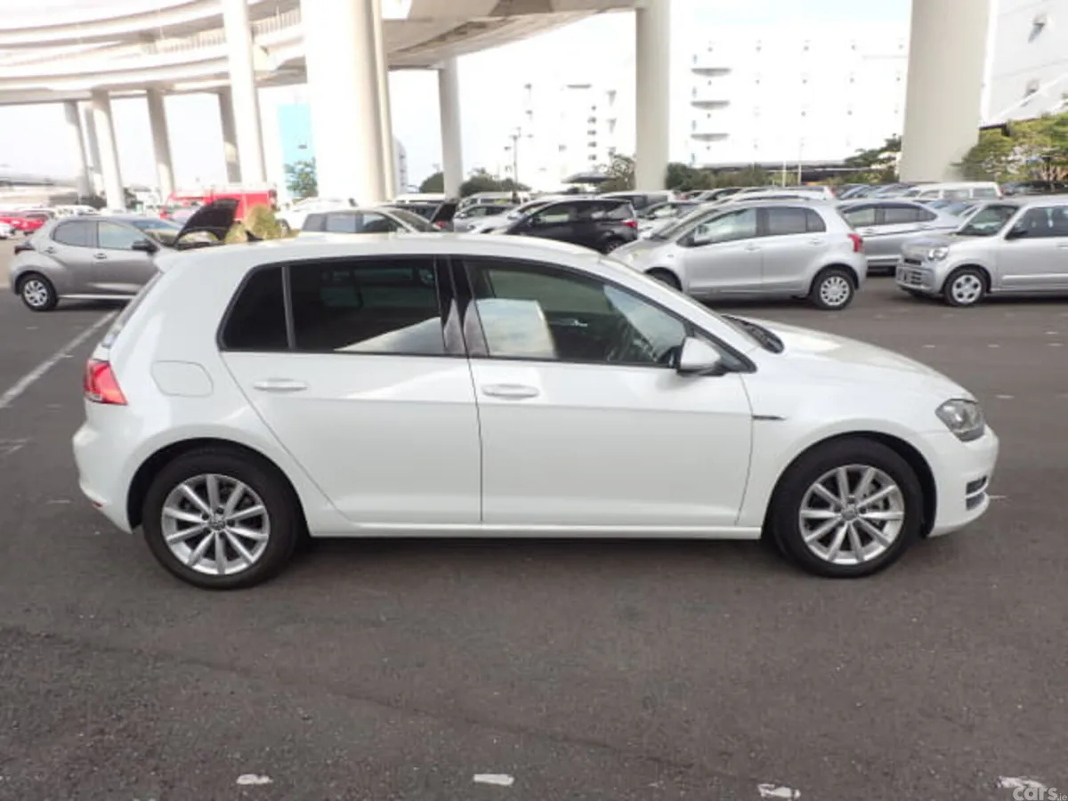 Volkswagen Golf Hatchback, Petrol, 2016, White
