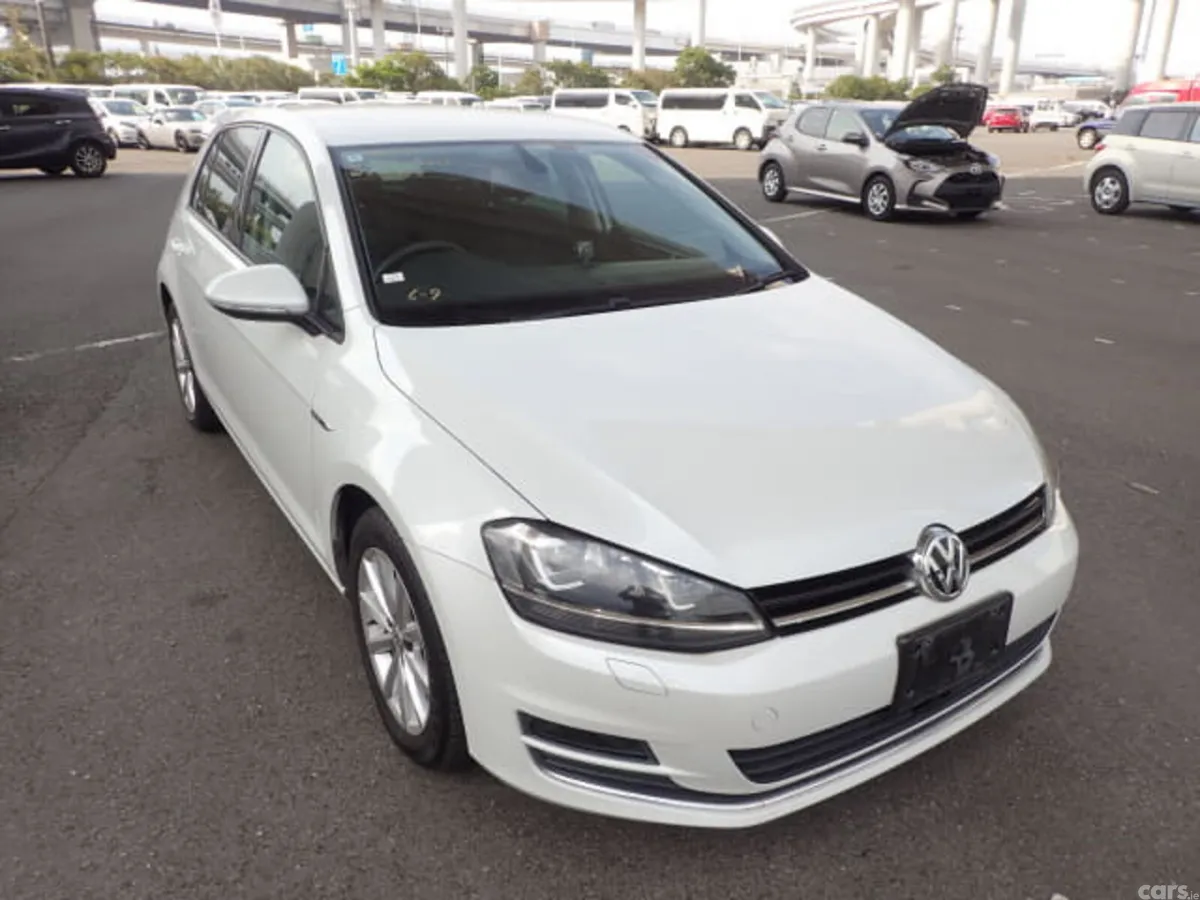 Volkswagen Golf Hatchback, Petrol, 2016, White