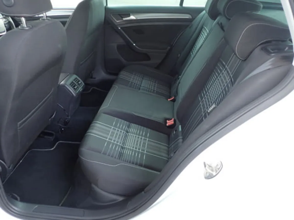 Volkswagen Golf Hatchback, Petrol, 2016, White