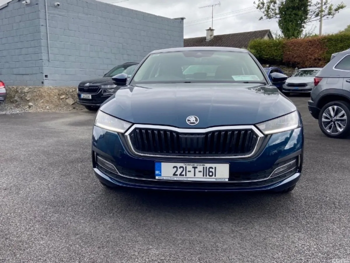 Skoda Octavia Saloon, Diesel, 2022, Blue
