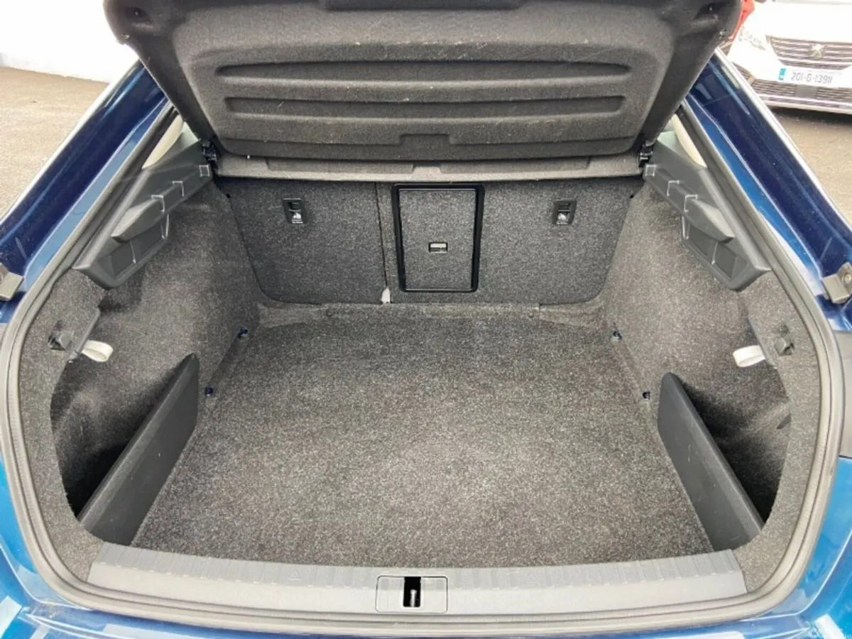 Skoda Octavia Saloon, Diesel, 2022, Blue