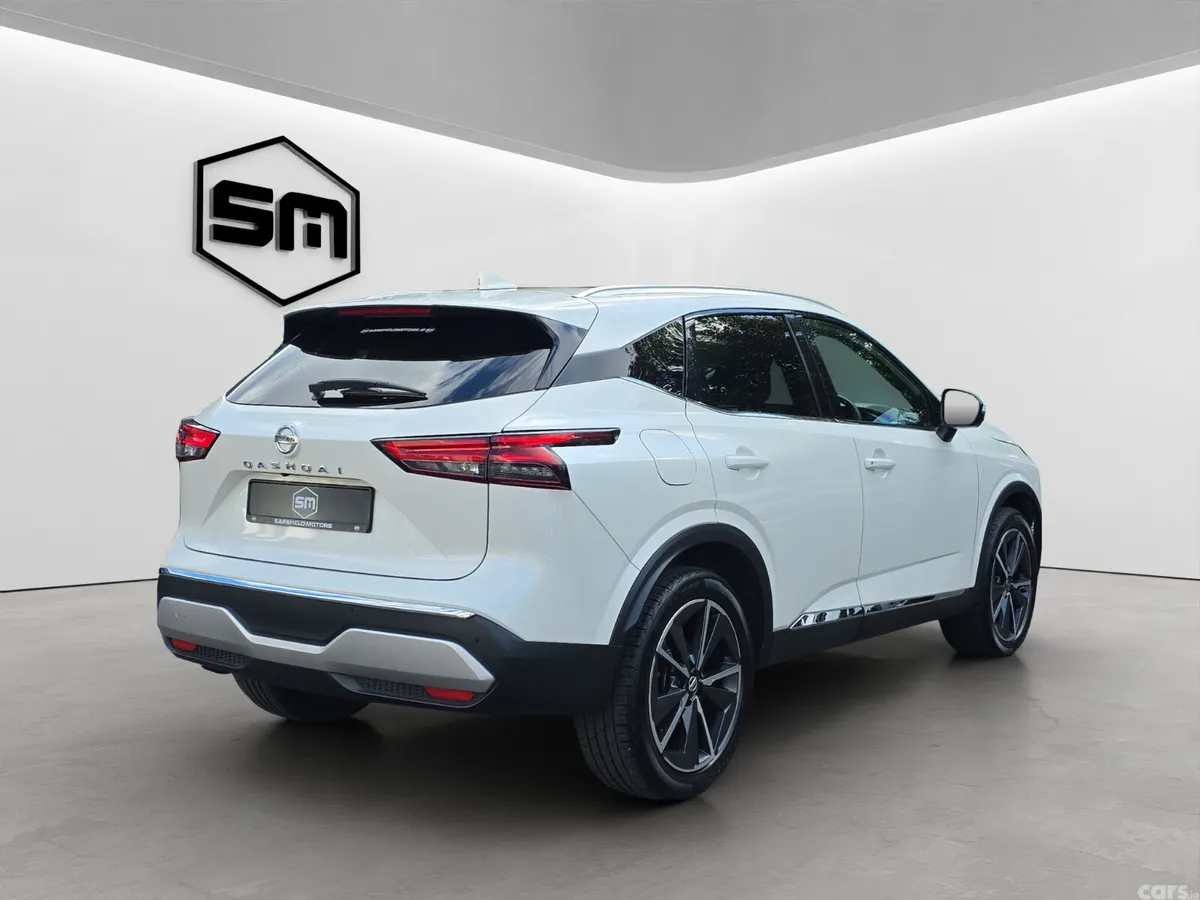 Nissan Qashqai MPV, Petrol, 2022, White
