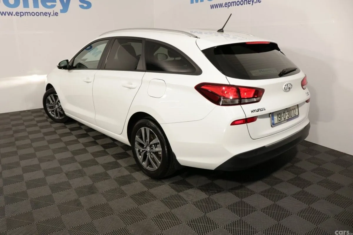 Hyundai i30 Estate, Petrol, 2019, White