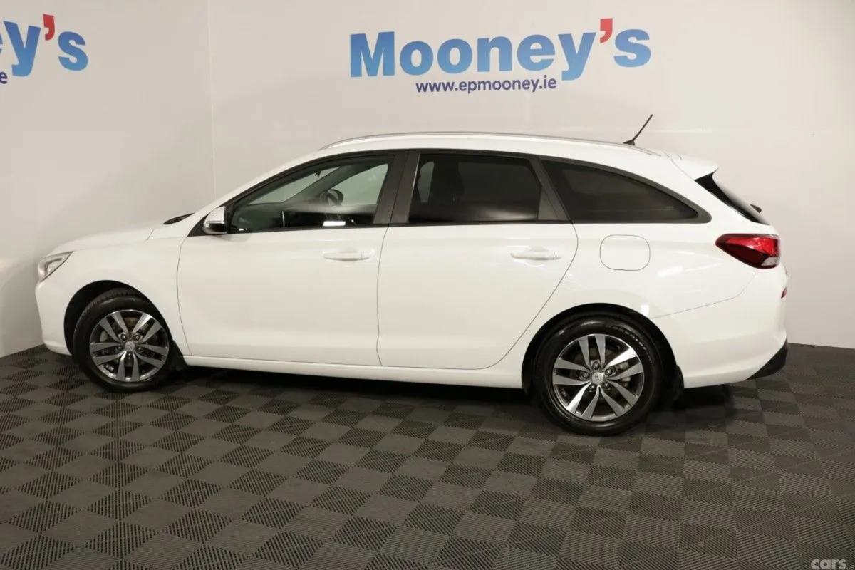 Hyundai i30 Estate, Petrol, 2019, White