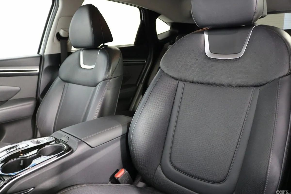 Hyundai Tucson SUV, Petrol Hybrid, 2022, White