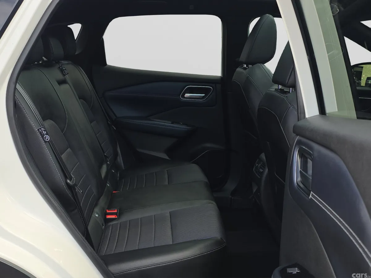 Nissan Qashqai MPV, Petrol, 2022, White