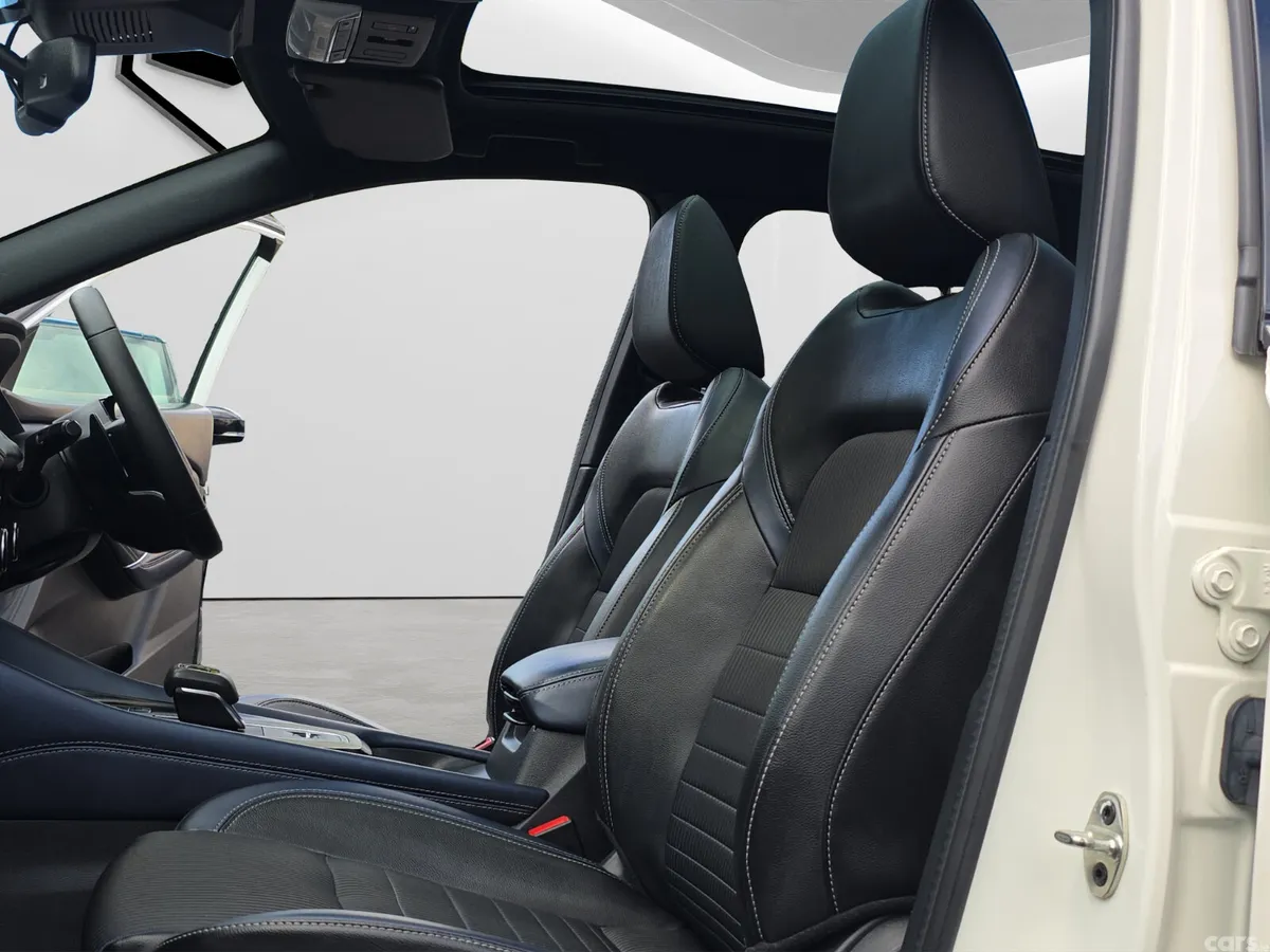 Nissan Qashqai MPV, Petrol, 2022, White