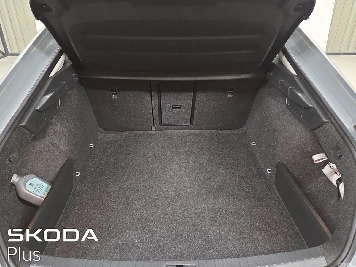 Skoda Octavia Saloon, Diesel, 2023, Grey
